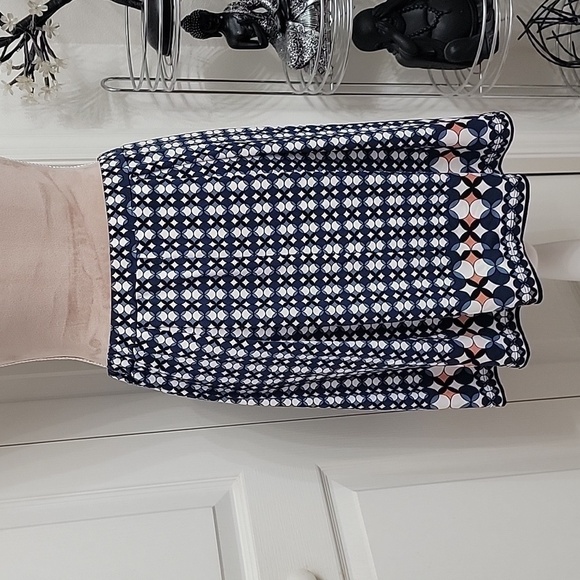 Max Studio, Size M, Geometric A-Line / Full Mini Skirt. Excellent Used Condition - Picture 3 of 9